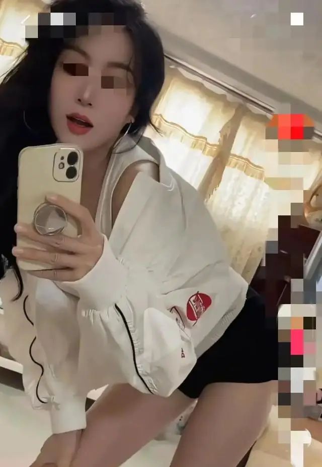 神却因“榜一大哥”崩塌引发轰动！爱游戏ayx“烧烤西施”逆袭成(图10)