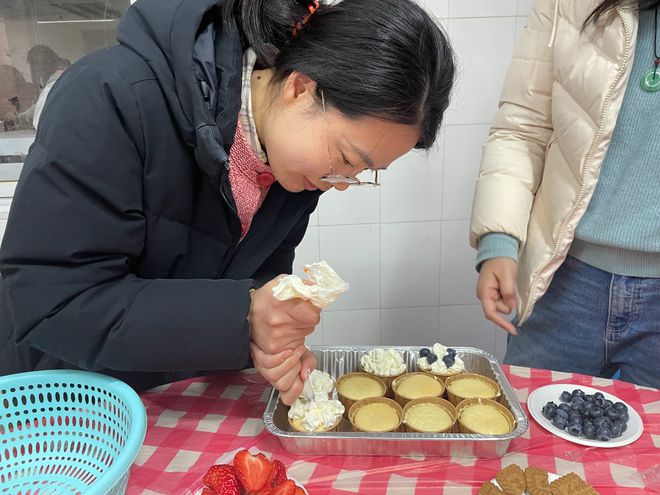 女性赋能计划掀起烘焙学习热爱游戏app体育悬珠社区：